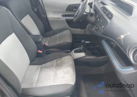 2013 Toyota Prius C Three from USA, damaged, VIN JTDKDTB33D1046251